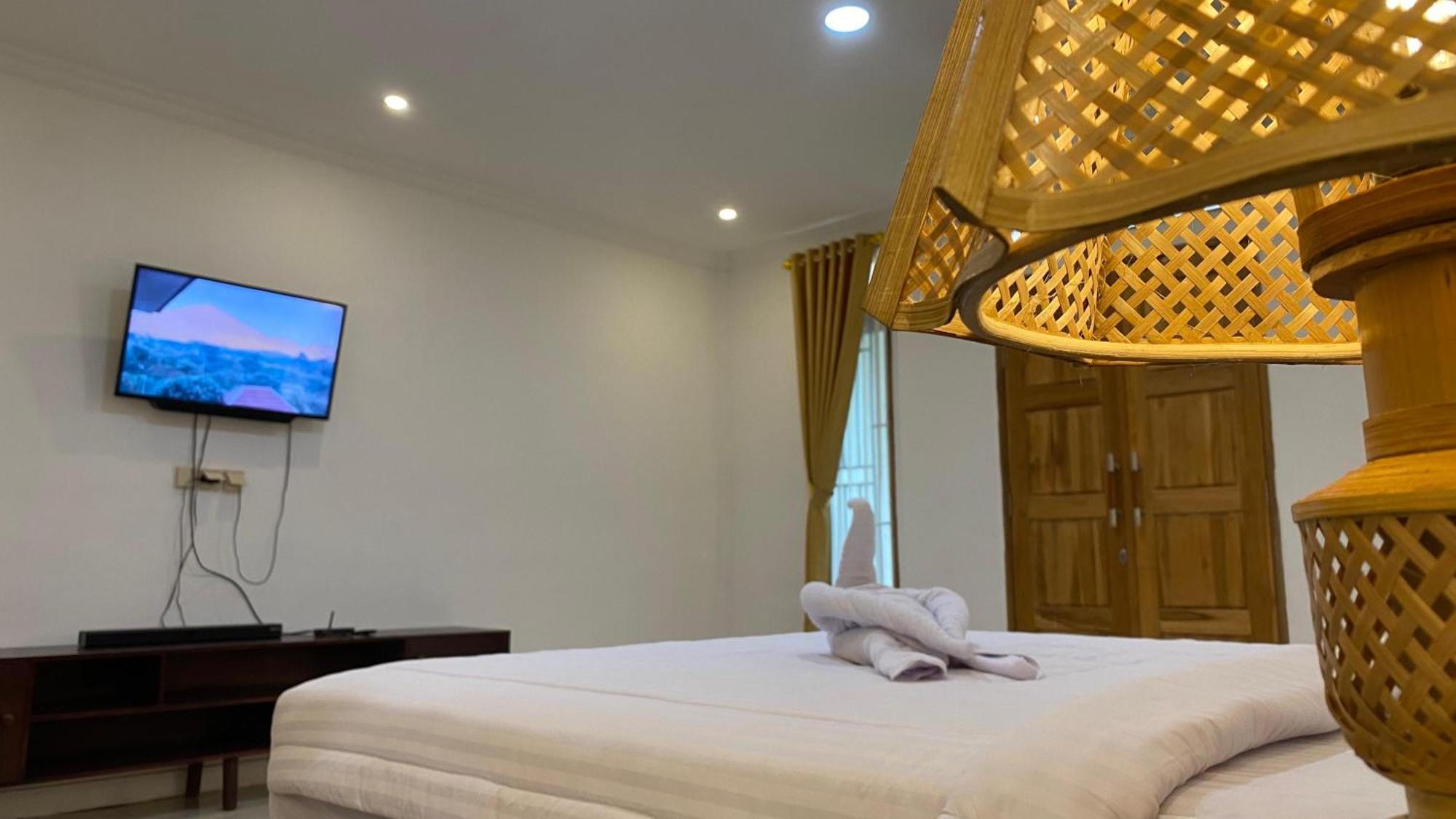 Bale Tetebatu Villa Exterior photo